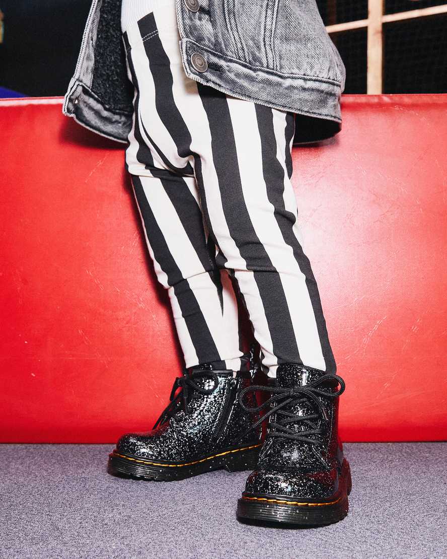 botas casuales negras dr martens 1460 glitter para niños