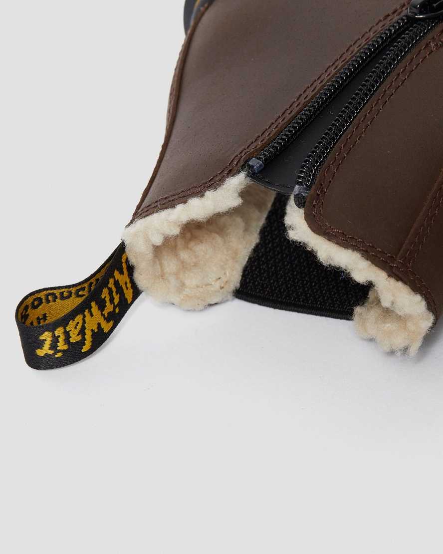 botas chelsea para niños con forro de piel sintética dr martens 2976 en marrón oscuro