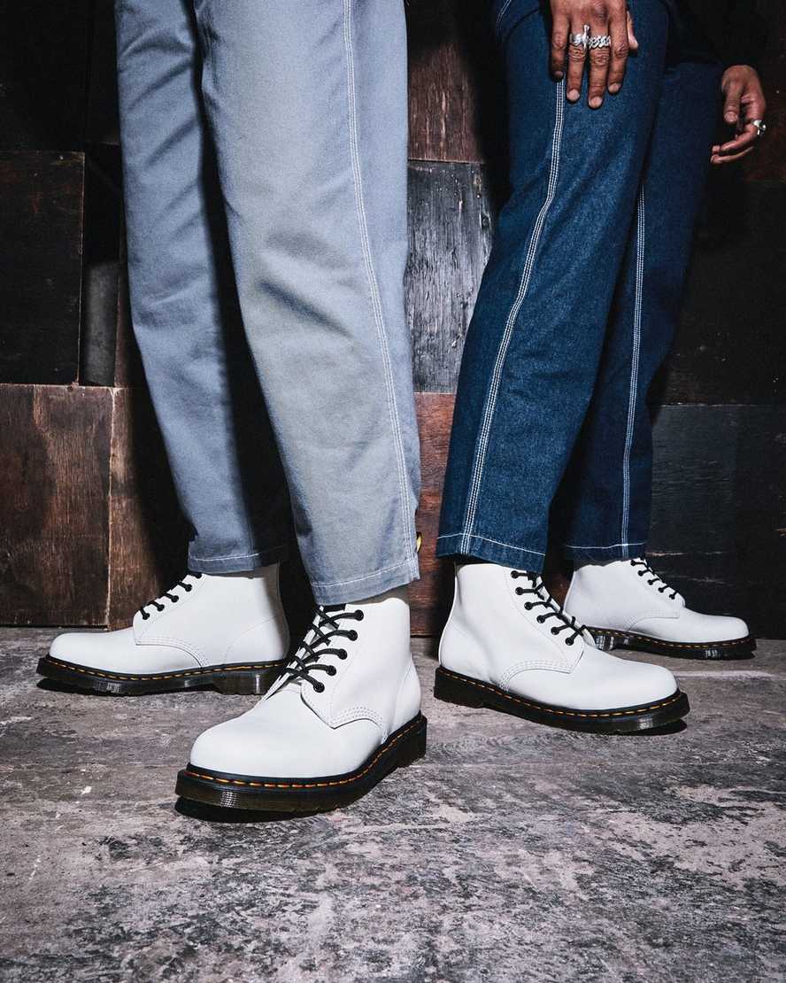 botines blancos dr martens 101 con puntadas amarillas y suaves para hombre