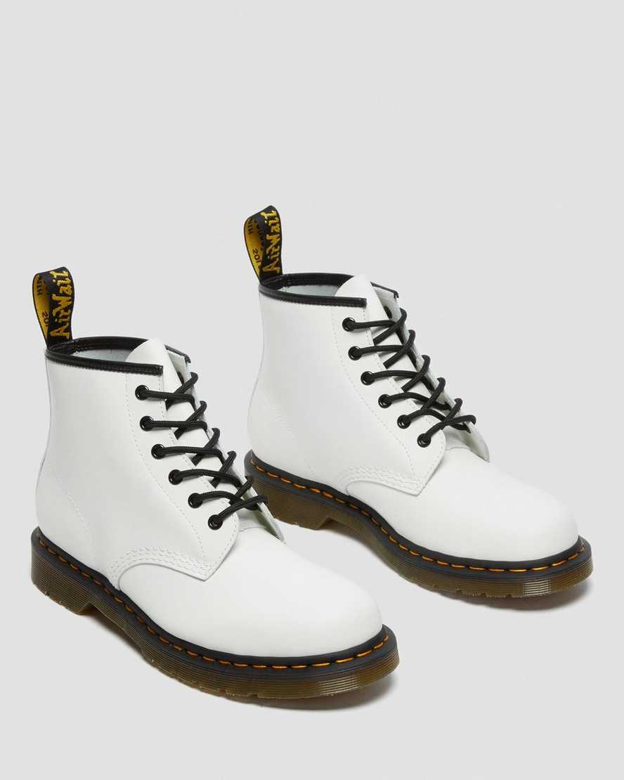 botines blancos dr martens 101 con puntadas amarillas y suaves para hombre