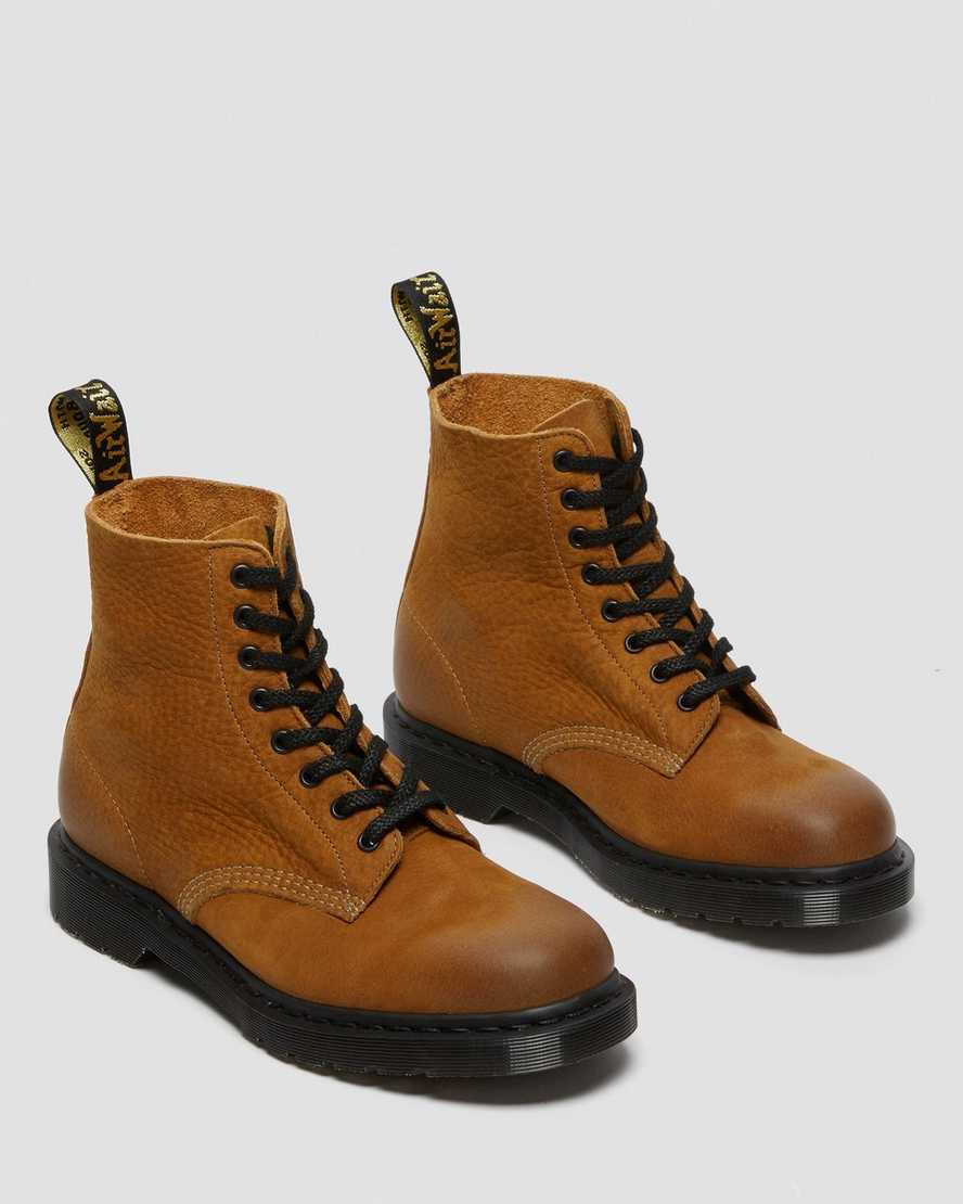 botas casuales dr martens 1460 pascal titan para hombre color tostado fabricadas en inglaterra