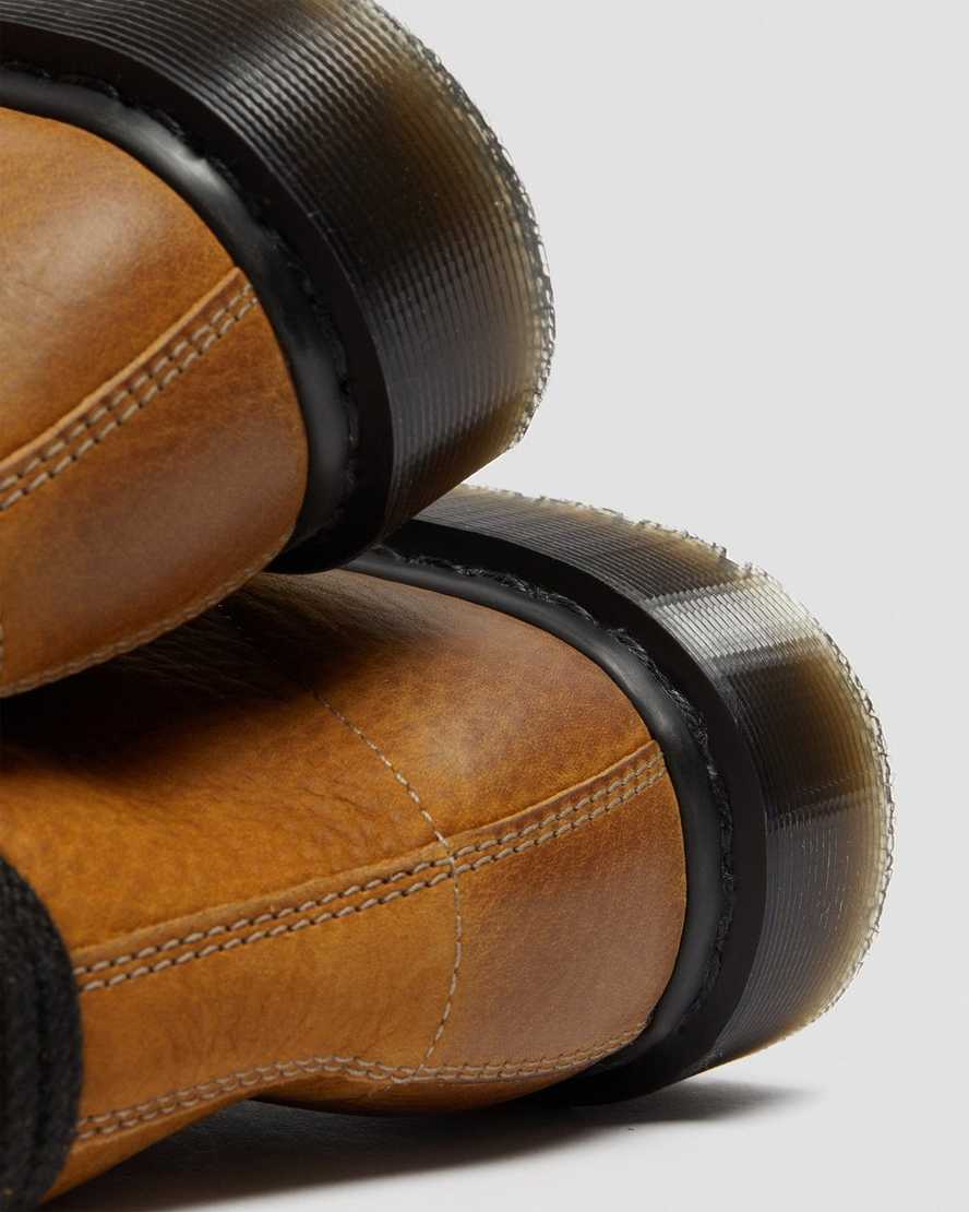 botas casuales dr martens 1460 pascal titan para hombre color tostado fabricadas en inglaterra