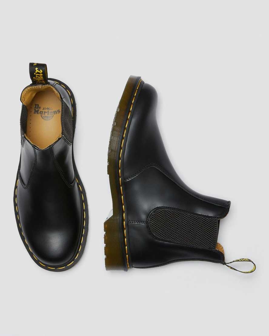 botas chelsea dr martens 2976 lisas con puntadas amarillas para hombre color negro