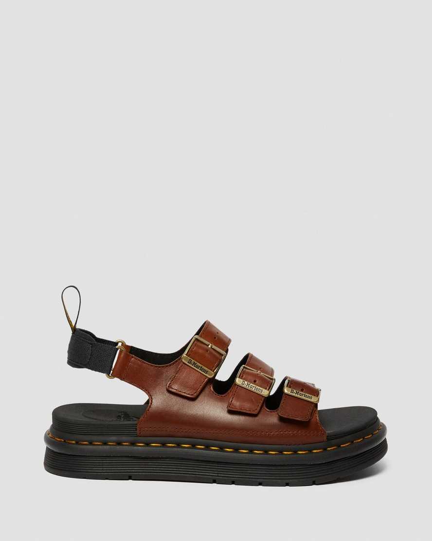sandalias con tiras para hombre dr martens solomon luxor en color tostado