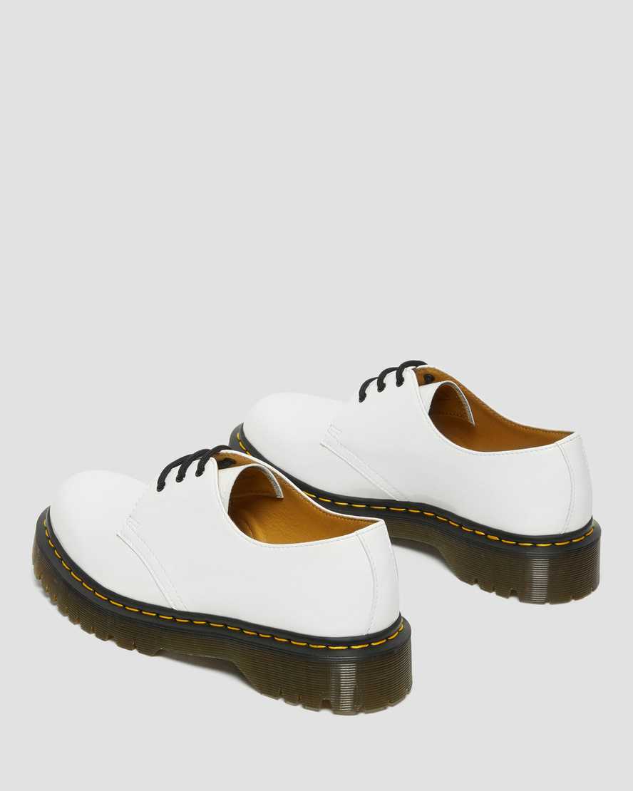 zapatos oxford dr martens 1461 bex patent para hombre en color blanco