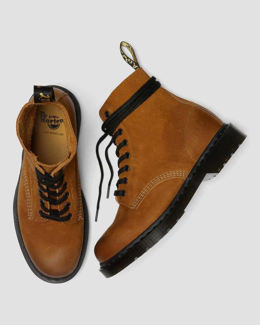 botas casuales dr martens 1460 pascal titan para mujer color tostado fabricadas en inglaterra