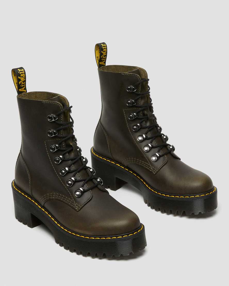botas de tacón dr martens leona para mujer en color marrón
