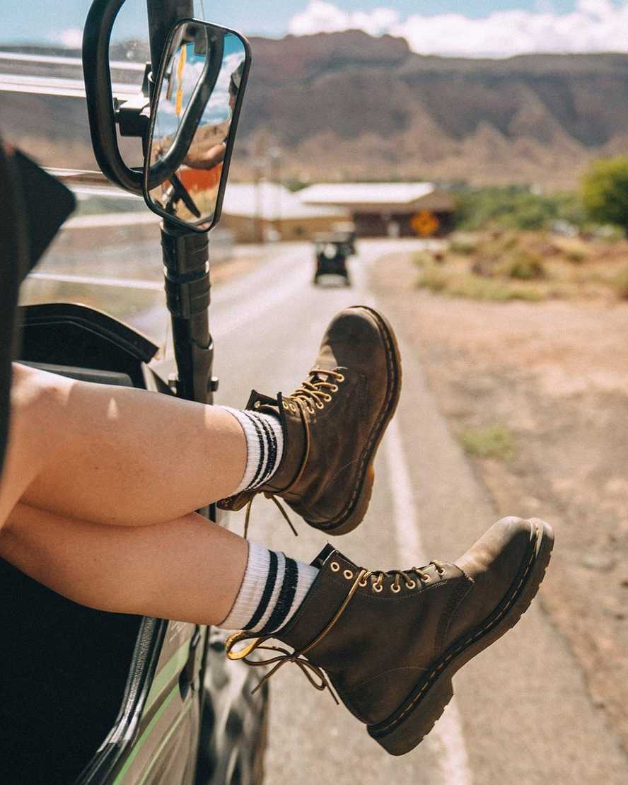 botas con cordones dr martens 1460 crazy horse para mujer en color marrón