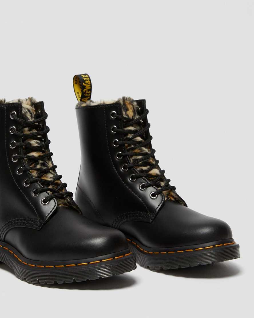 botas negras dr martens 1460 serena con forro de piel sintética de leopardo para mujer
