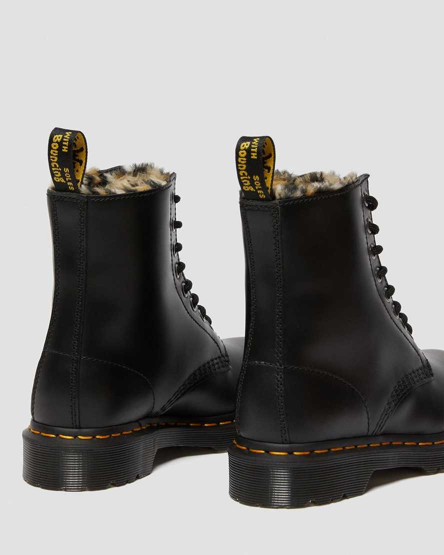 botas negras dr martens 1460 serena con forro de piel sintética de leopardo para mujer