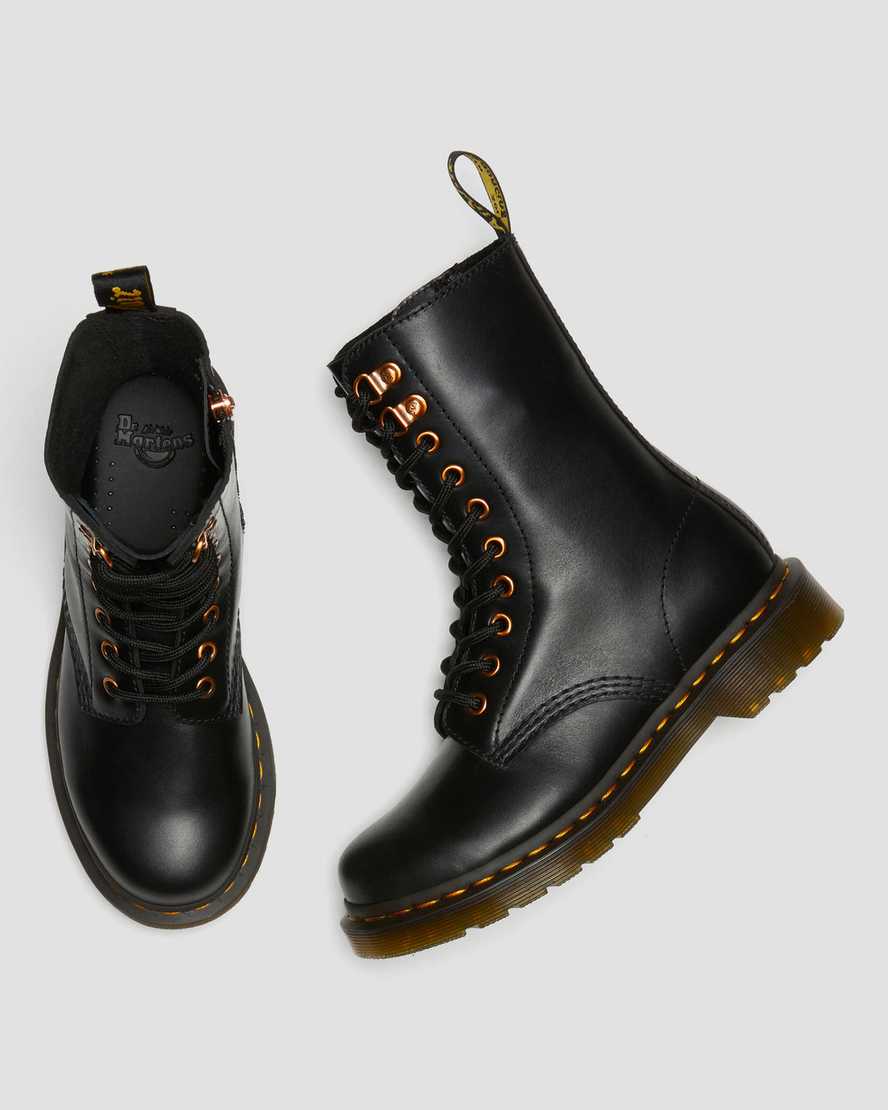 botas de media caña dr martens 1490 negras con herrajes en oro rosa para mujer