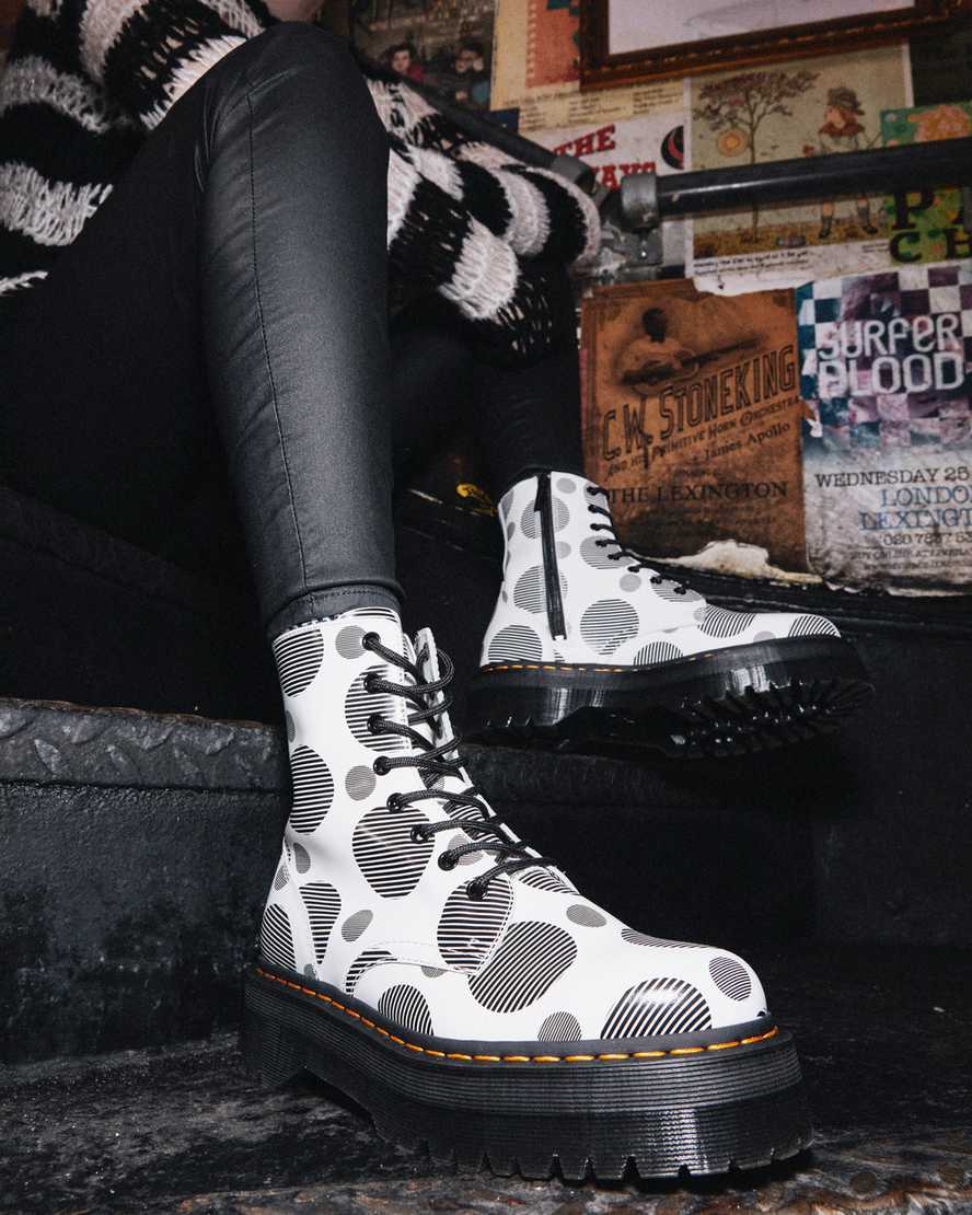 botas de plataforma blancas dr martens jadon con lunares lisos para mujer