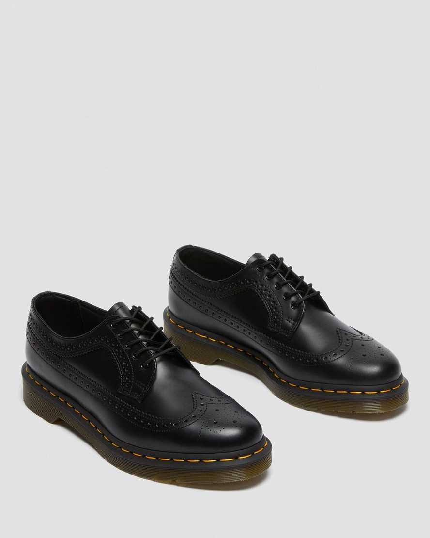 zapatos brogue negros dr martens 3989 con puntadas amarillas y suaves para mujer