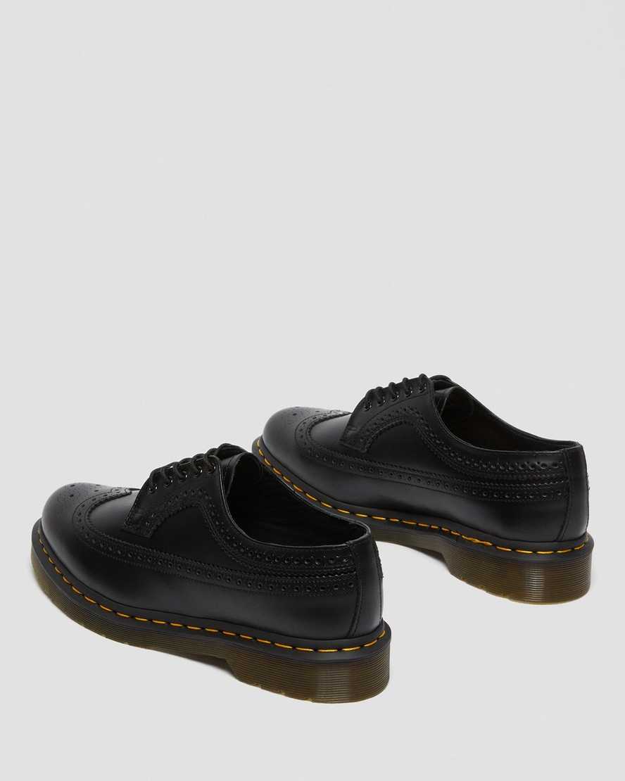 zapatos brogue negros dr martens 3989 con puntadas amarillas y suaves para mujer