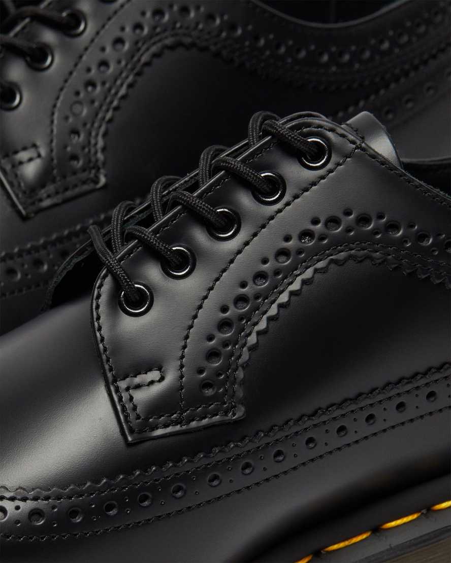 zapatos brogue negros dr martens 3989 con puntadas amarillas y suaves para mujer