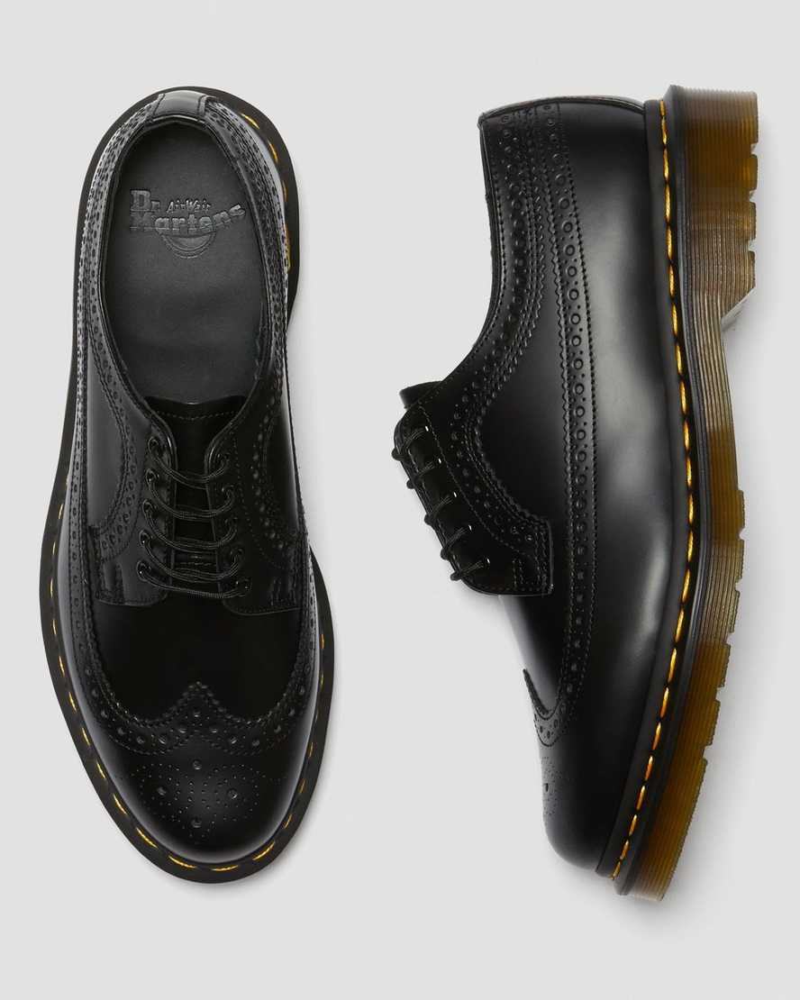 zapatos brogue negros dr martens 3989 con puntadas amarillas y suaves para mujer