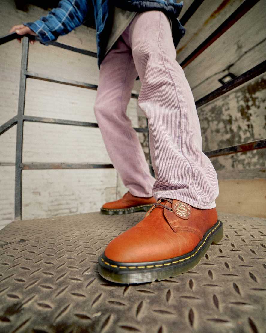 zapatos oxford dr martens 1461 classic oil para mujer color marrón