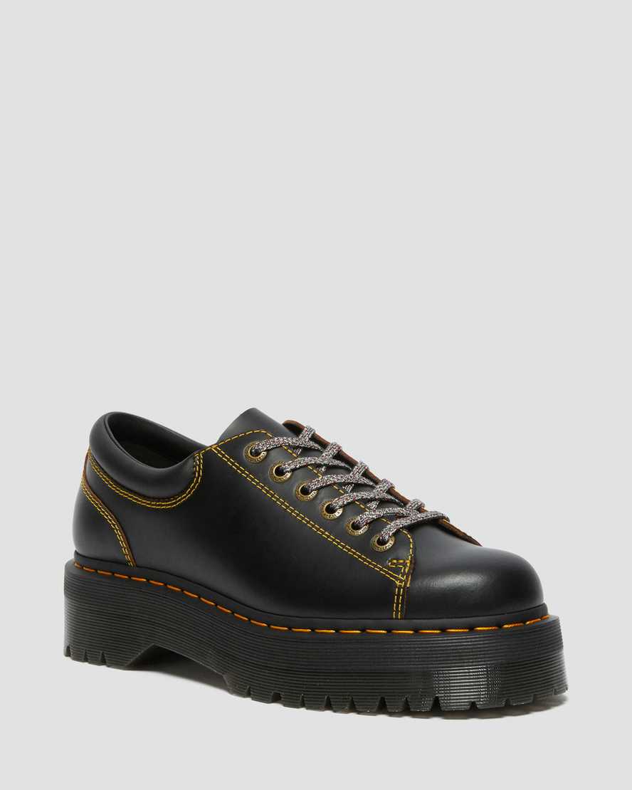 zapatos de plataforma negros con cordones y puntera de dr martens collier para mujer